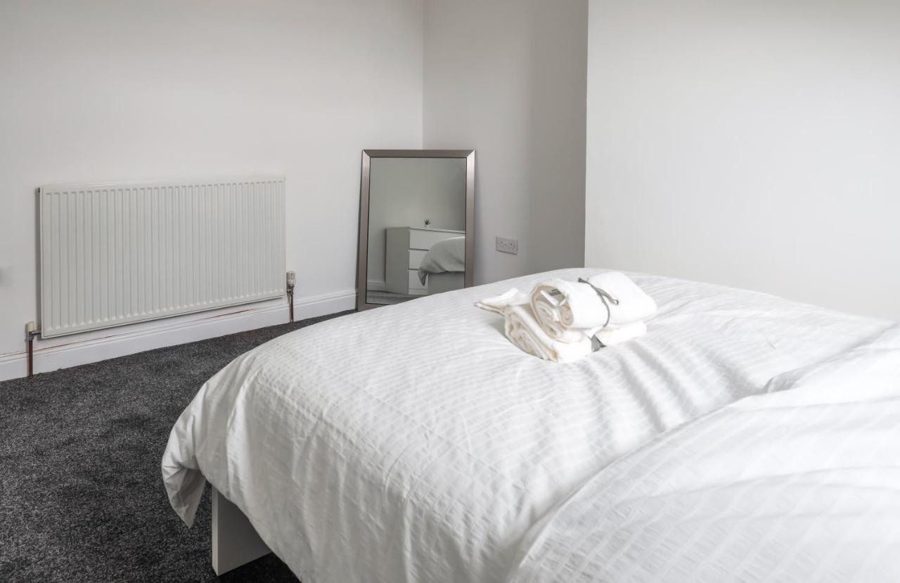 Spacious 4 Bed House In Birmingham, Suitable For Contractors Exterior photo