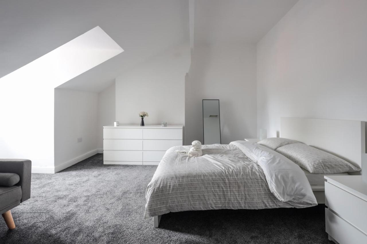 Spacious 4 Bed House In Birmingham, Suitable For Contractors Exterior photo