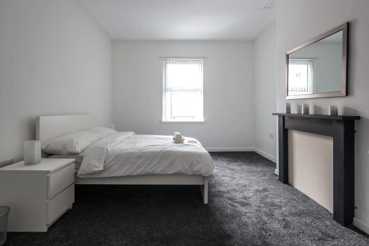 Spacious 4 Bed House In Birmingham, Suitable For Contractors Exterior photo