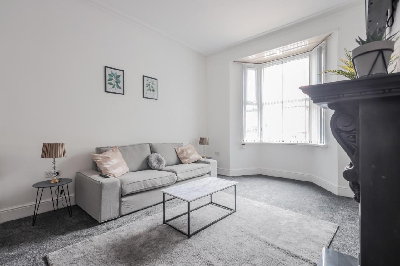 Spacious 4 Bed House In Birmingham, Suitable For Contractors Exterior photo