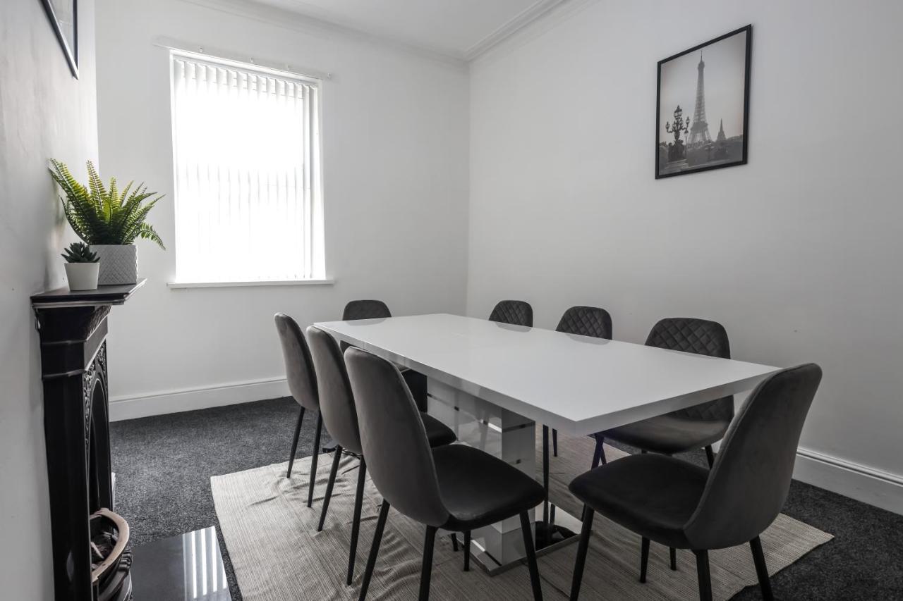 Spacious 4 Bed House In Birmingham, Suitable For Contractors Exterior photo